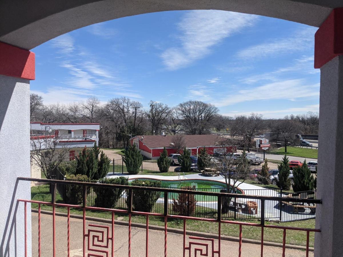 בלטון River Forest Inn מראה חיצוני תמונה