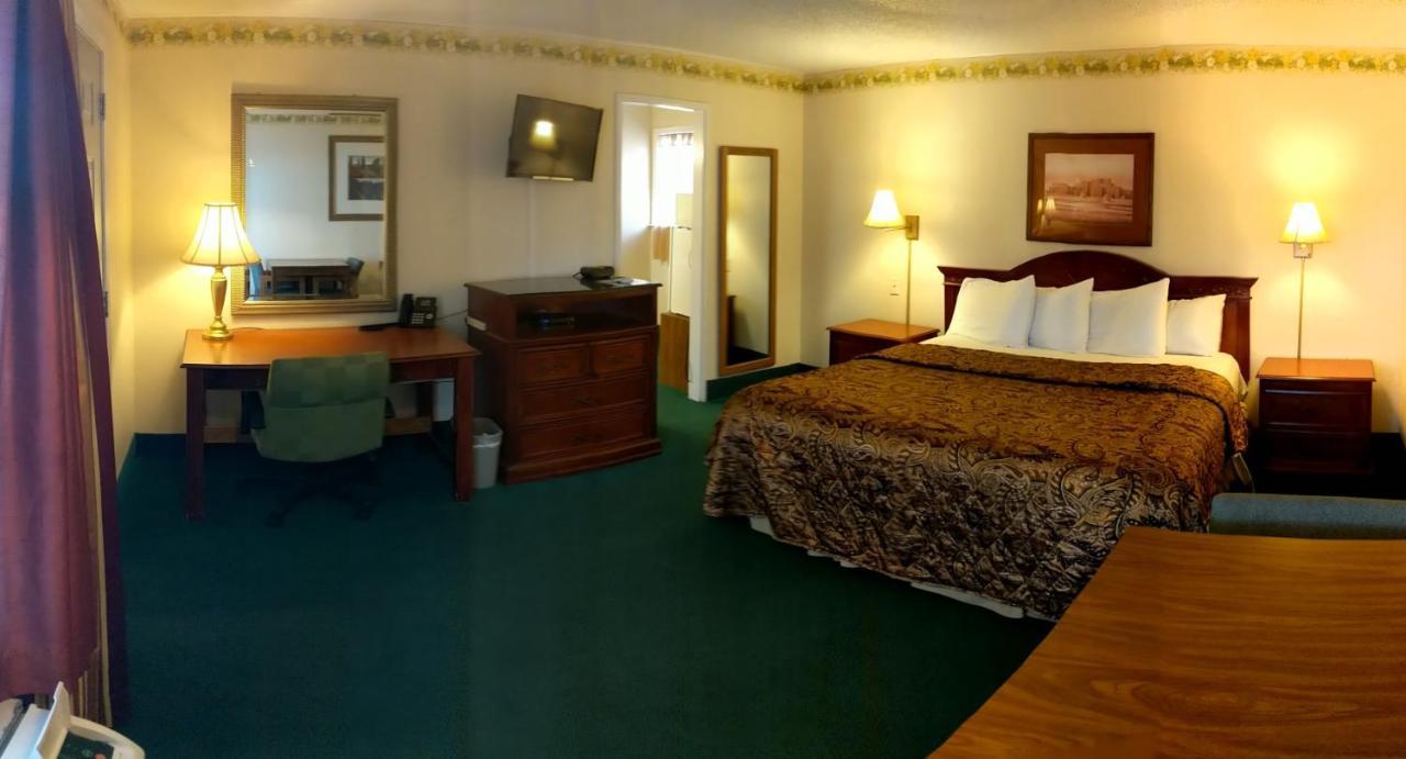 בלטון River Forest Inn מראה חיצוני תמונה