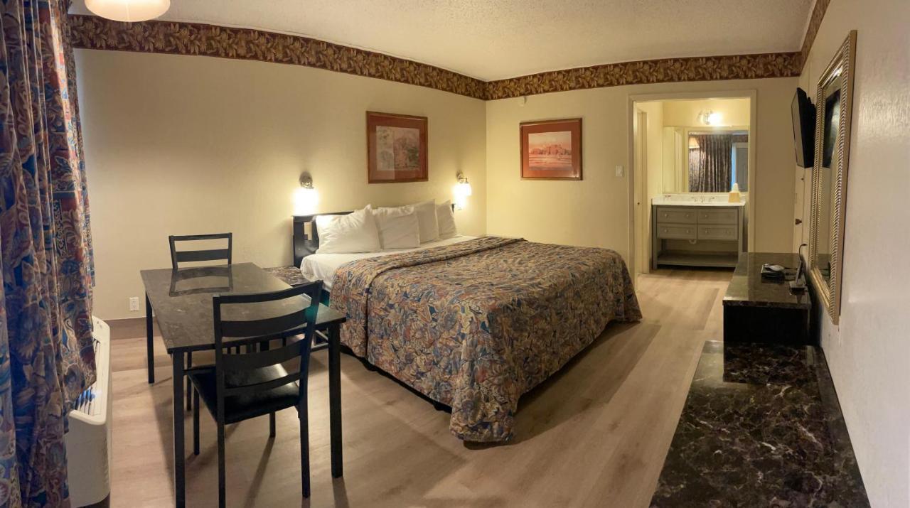 בלטון River Forest Inn מראה חיצוני תמונה