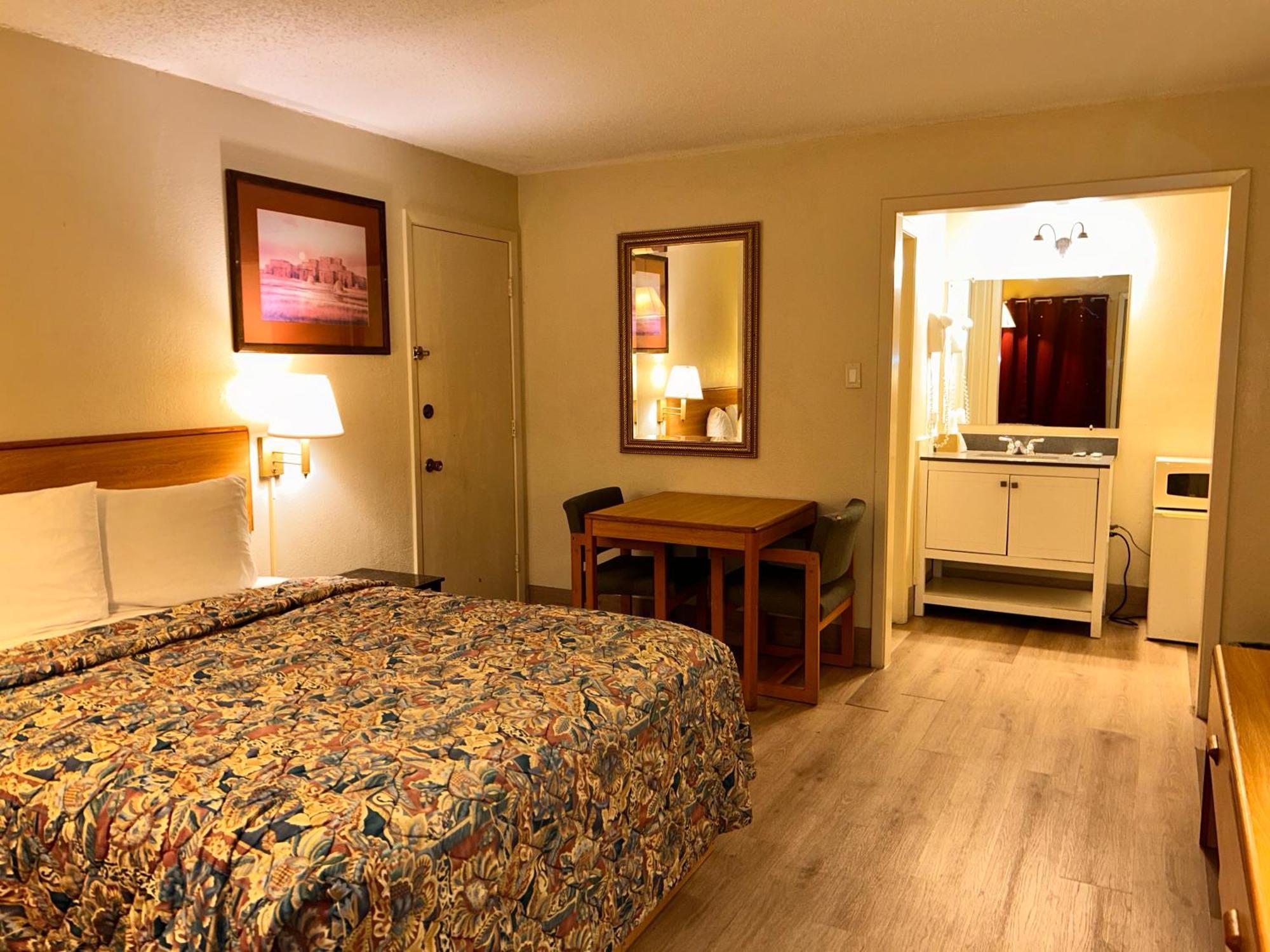 בלטון River Forest Inn מראה חיצוני תמונה