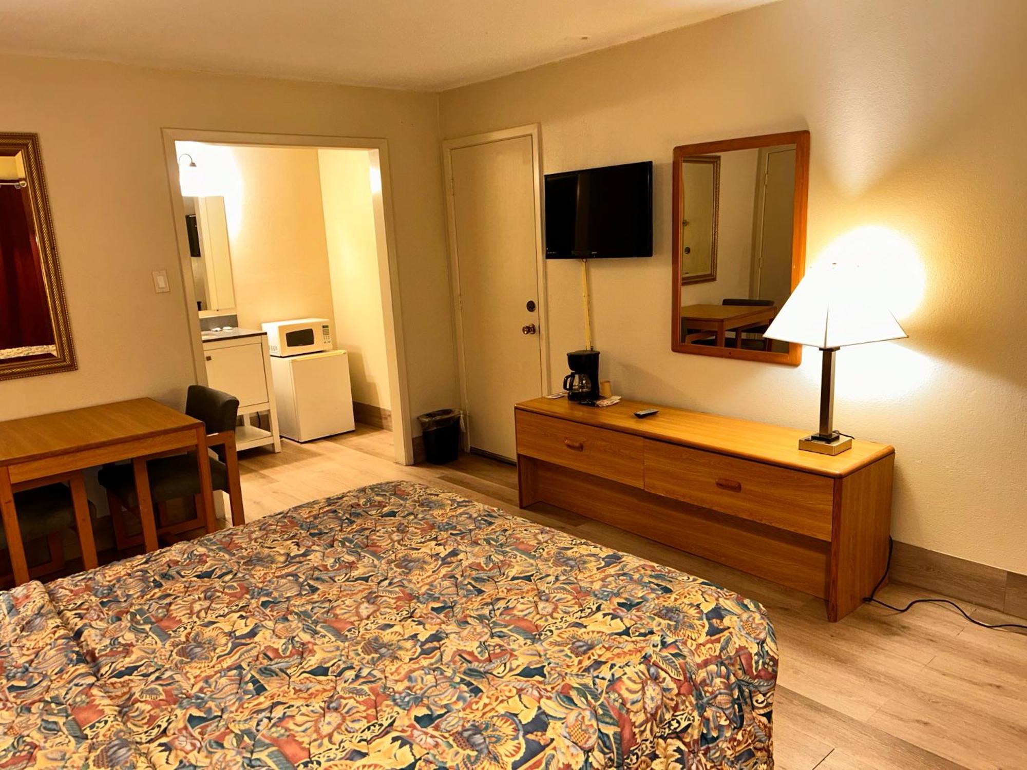 בלטון River Forest Inn מראה חיצוני תמונה