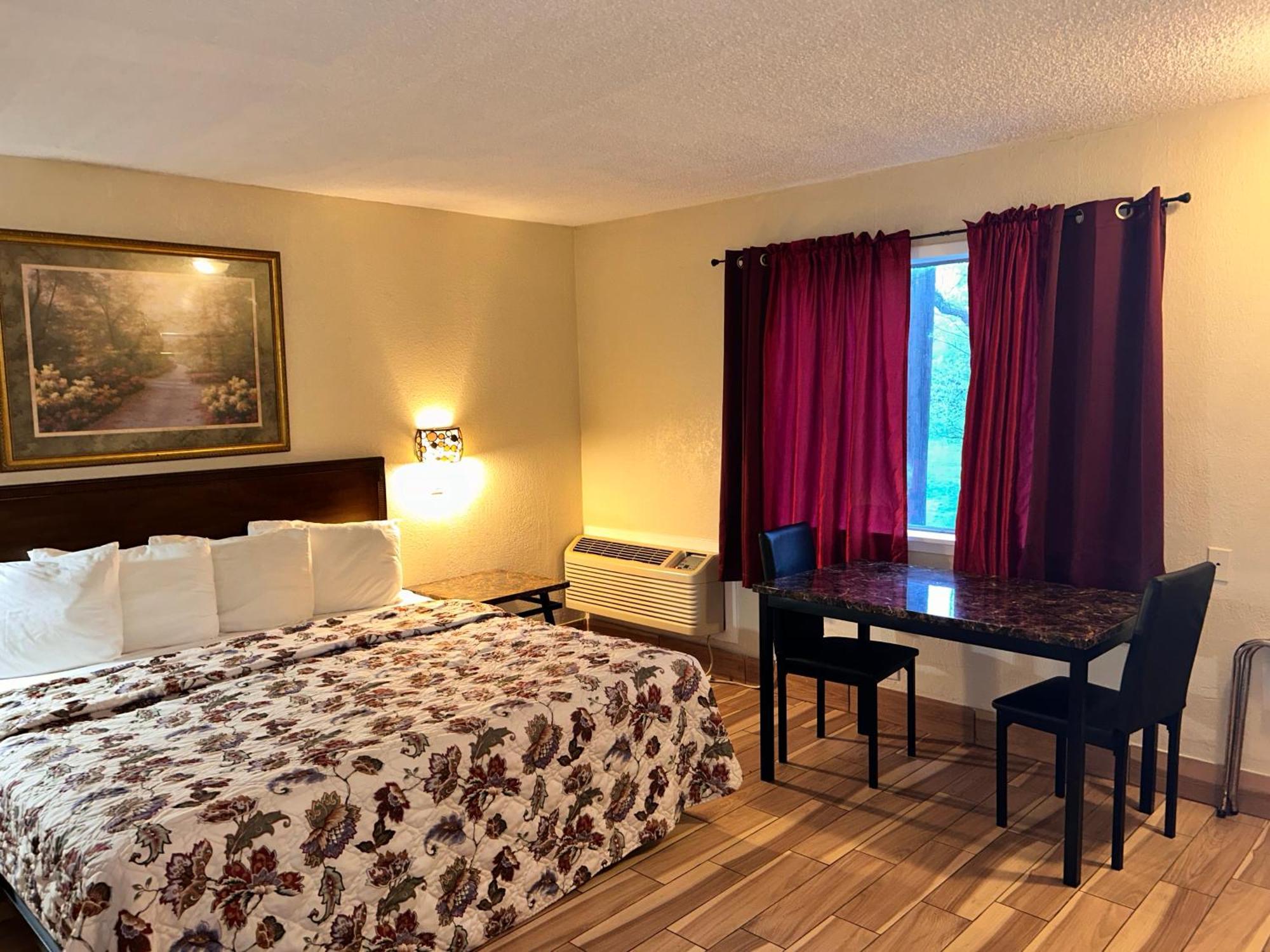 בלטון River Forest Inn מראה חיצוני תמונה