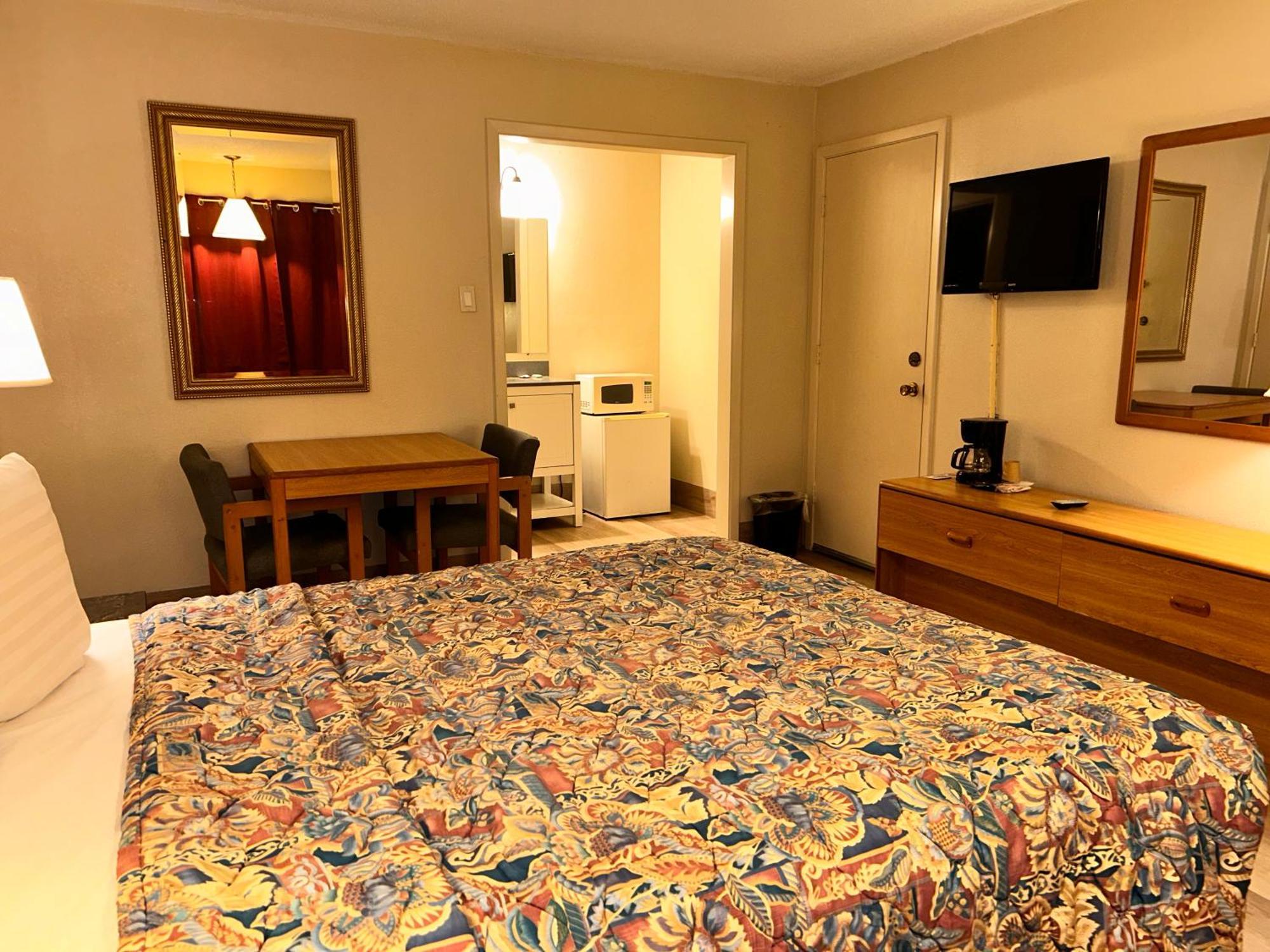 בלטון River Forest Inn מראה חיצוני תמונה